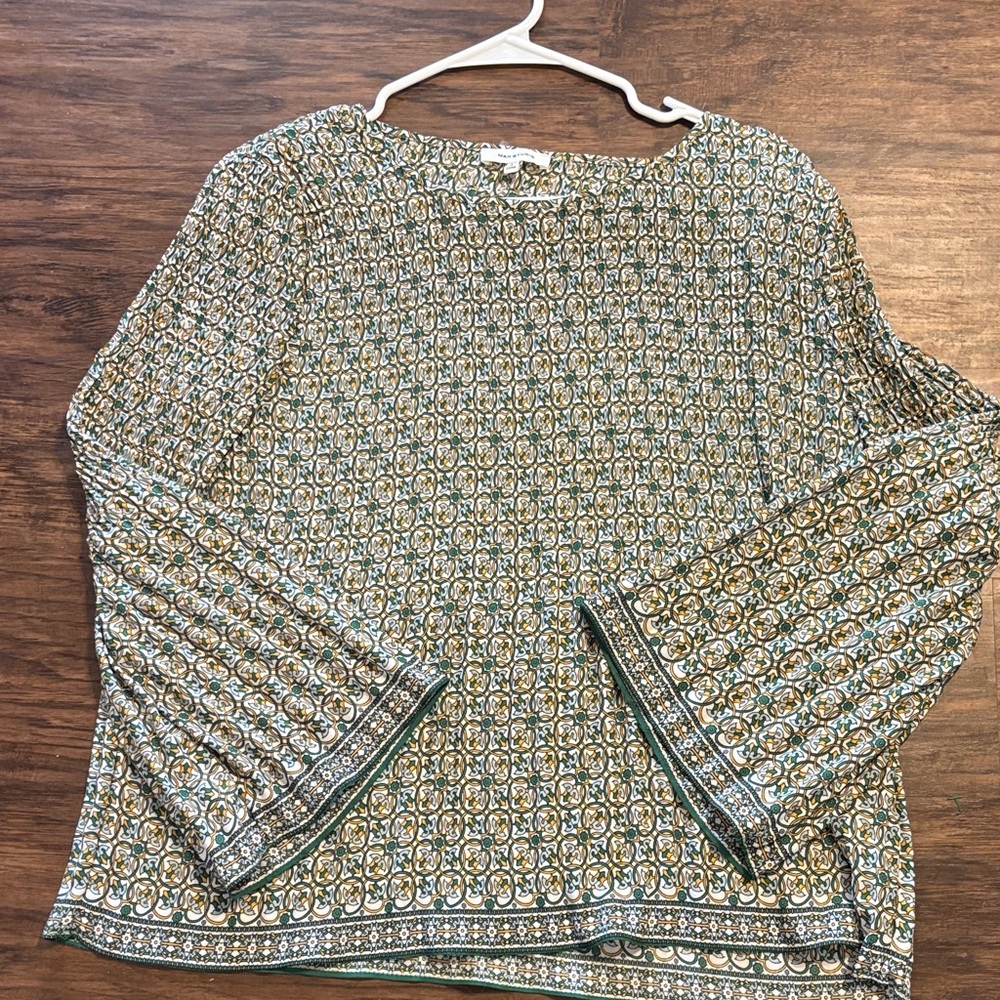 Max Studio Geometric Green and Cream Blouse